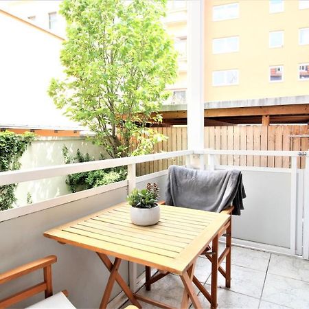 ➤Private Room - Heart Of Downtown With Terrace เวิร์ซบวร์ก ภายนอก รูปภาพ
