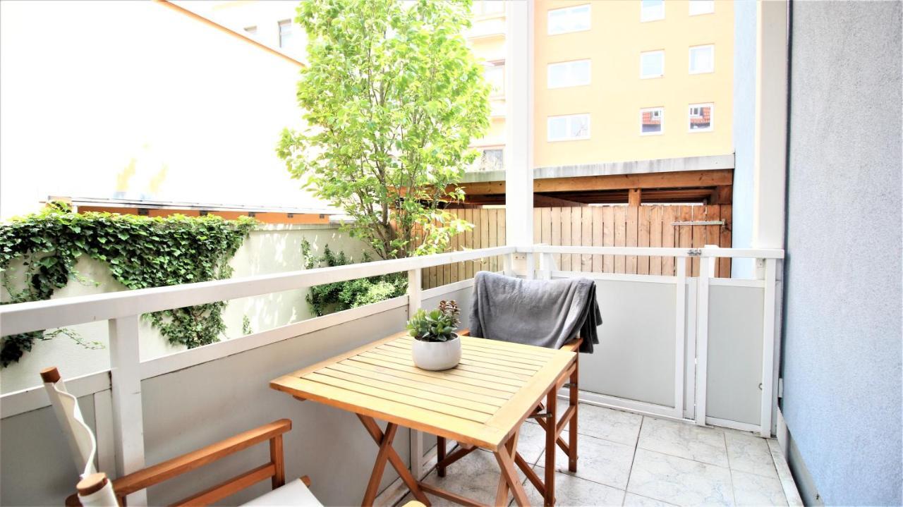 ➤Private Room - Heart Of Downtown With Terrace เวิร์ซบวร์ก ภายนอก รูปภาพ