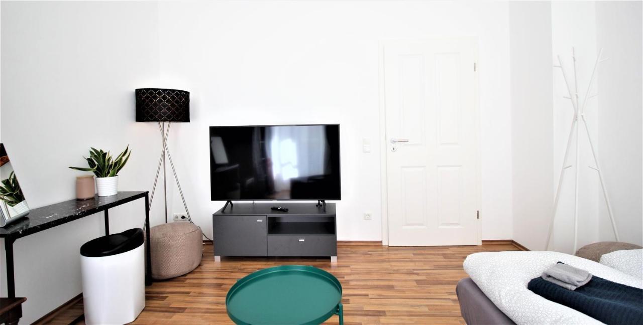 ➤Private Room - Heart Of Downtown With Terrace เวิร์ซบวร์ก ภายนอก รูปภาพ