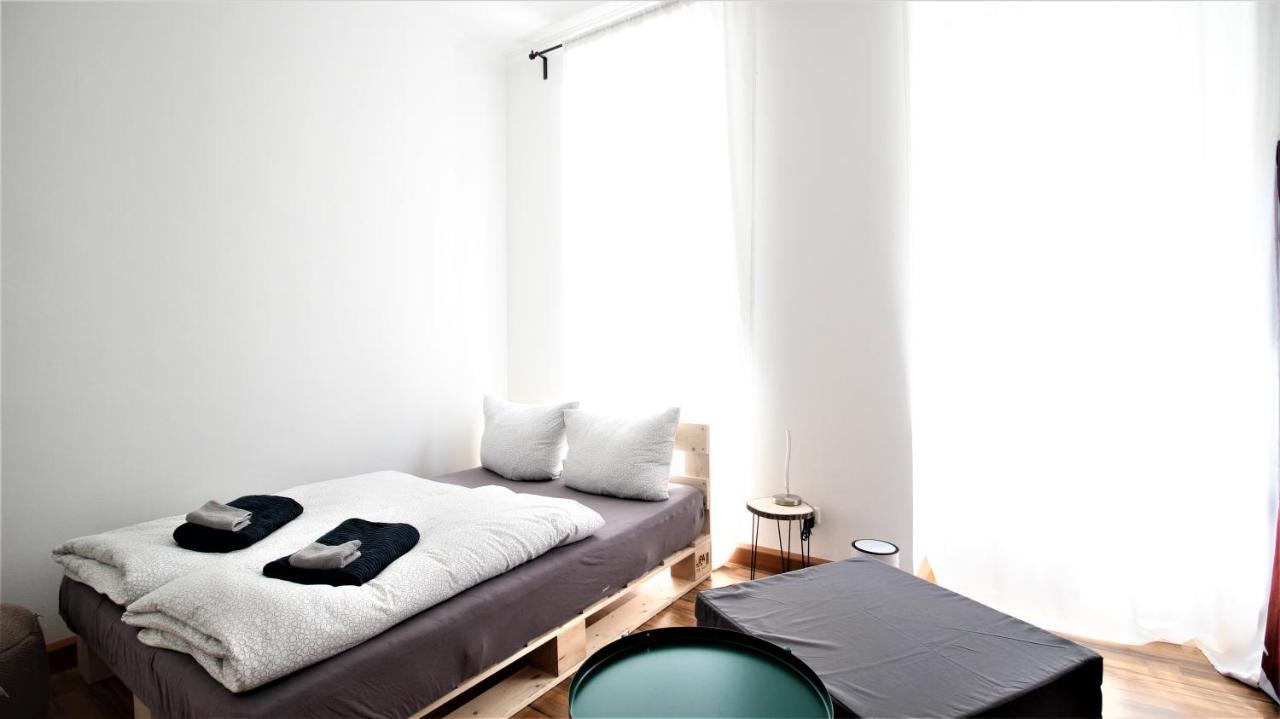 ➤Private Room - Heart Of Downtown With Terrace เวิร์ซบวร์ก ภายนอก รูปภาพ